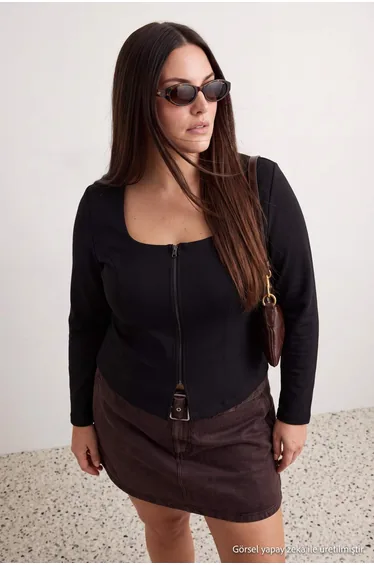 Black Zippered Tok Fabric Cupped Knitted Oversize Blouse