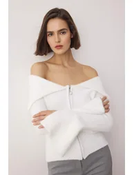 White soft textured zippered turn-down collar body-hugging spanish sleeve knit cardigan