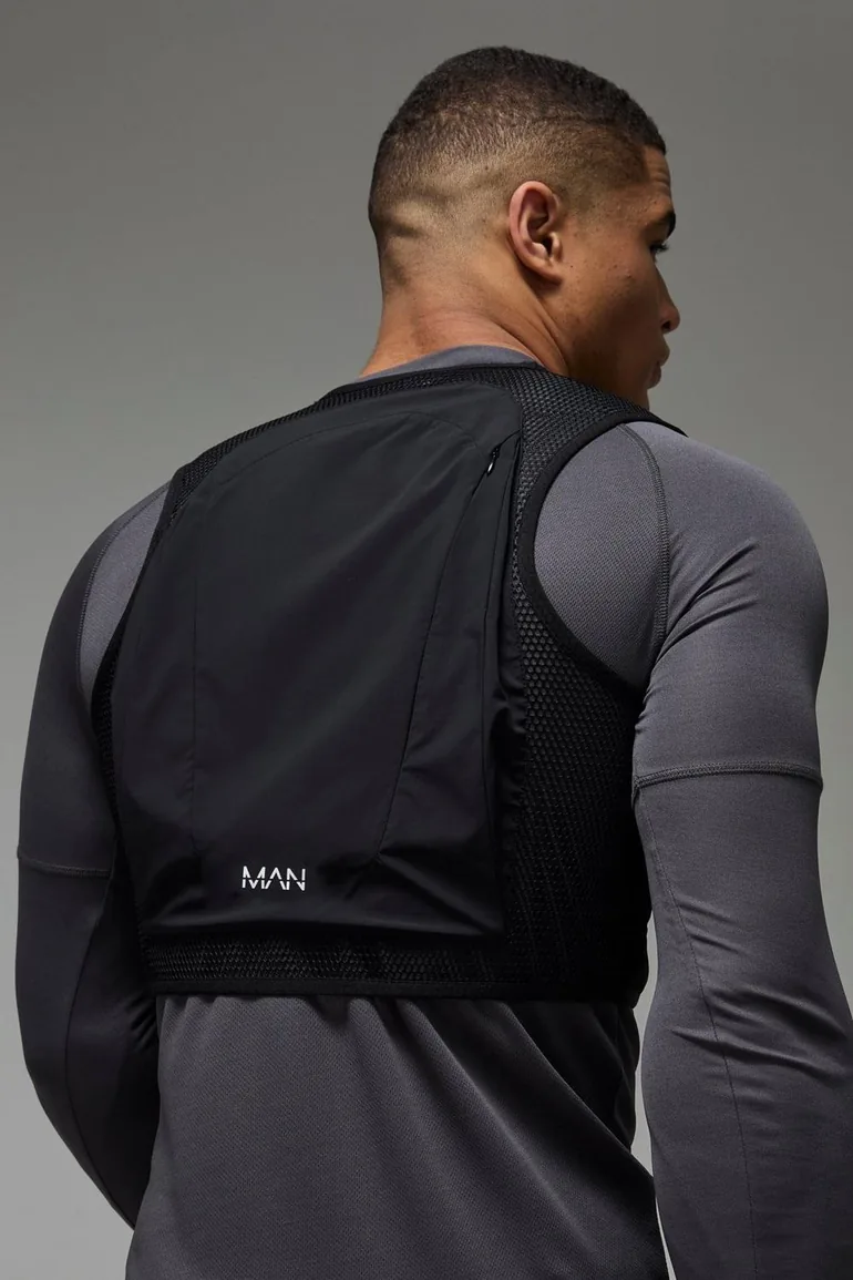 Man Active Hydration Vest - black - 1