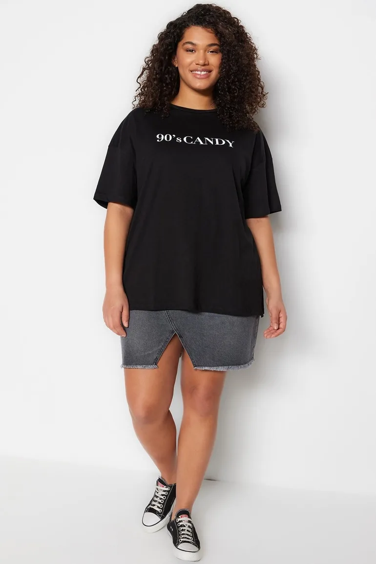 Plus Size T-Shirt - Black - Oversize - 2