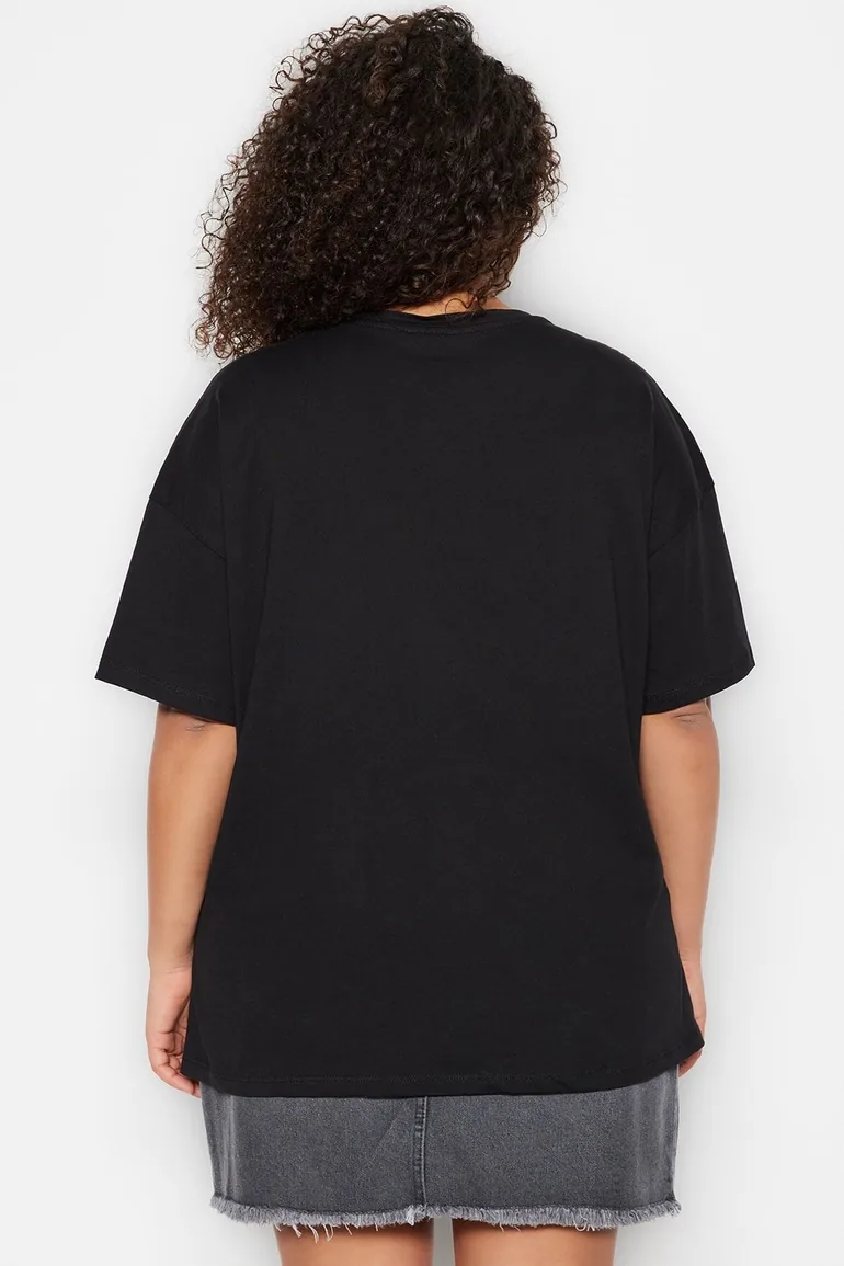 Plus Size T-Shirt - Black - Oversize - 3