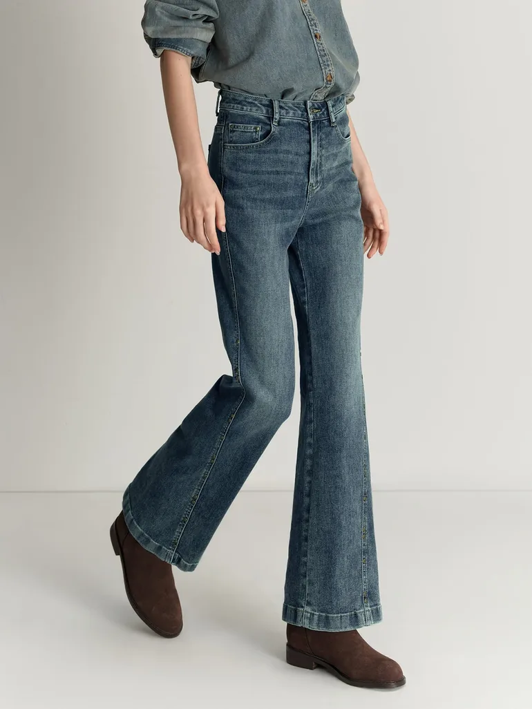 Women's Flared Jeans With Stud Details - 3