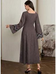 Women Graphic Print Square Neck Jalabiya - 3