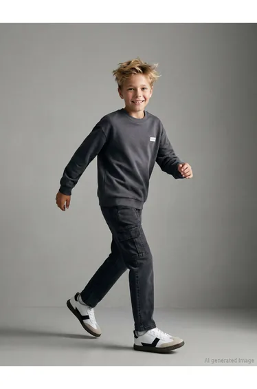 Boys' Regular Fit Cargo Jeans