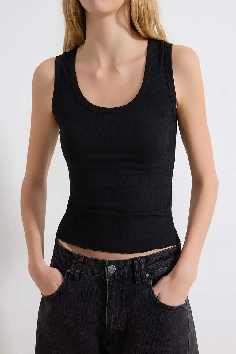 Black Fitted/Sleeveless Corded Fabric Stretch Knitted Undershirt - 3