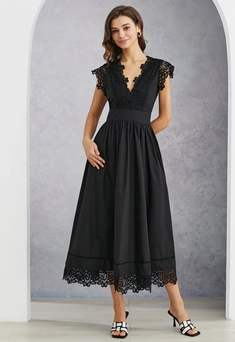 V-Neck Lace Panelled Sleeveless Maxi Dress in Black - 1