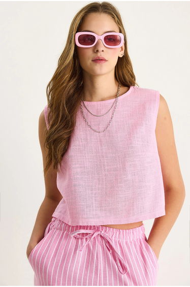 LUCCI Linen Blend Cropped Crew Neck Blouse