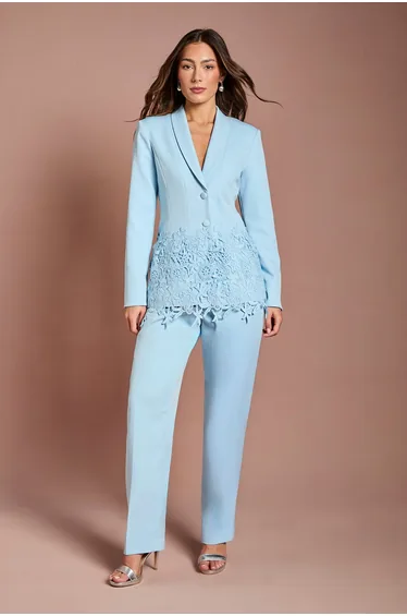 بليزر بصف أزرار بحواف دانتيل