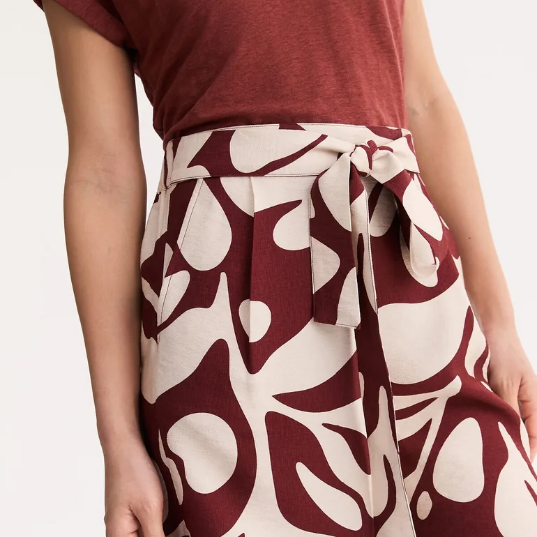 Graphic Print Tie-Waist Draping Shorts - 3