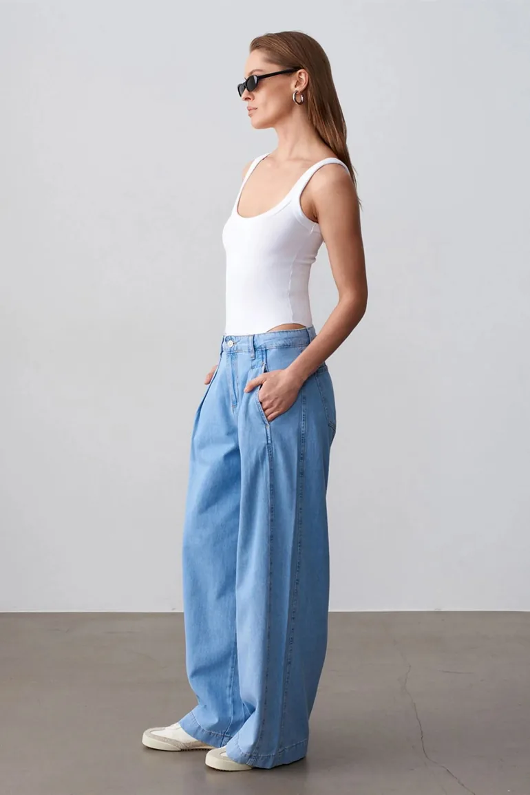 Dilvin High-Waist Wide-Leg Cotton Denim Jeans - 3