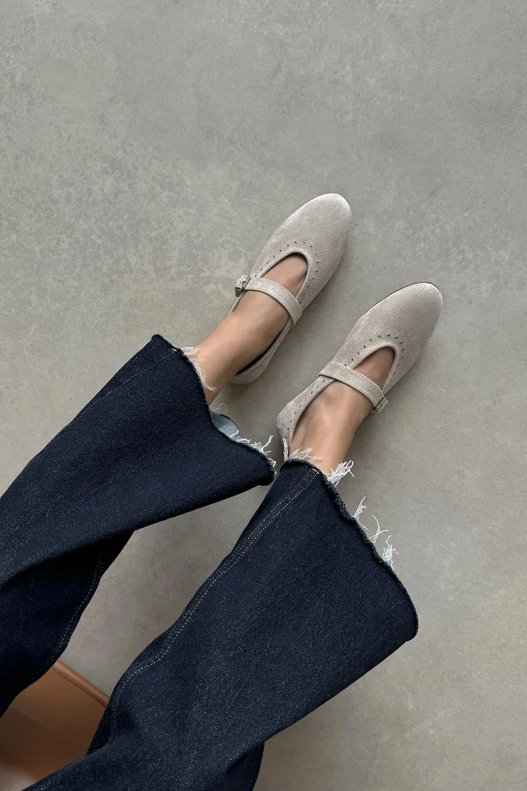 Abner Women's Drop Detail Suede Flats