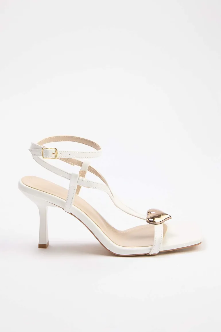 Off-white gold heart accessory detailed patent leather women's 8 cm thin heeled sandals - 2