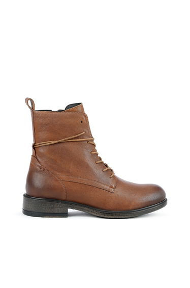 Catria Lace-Up Boots in Breathable Leather