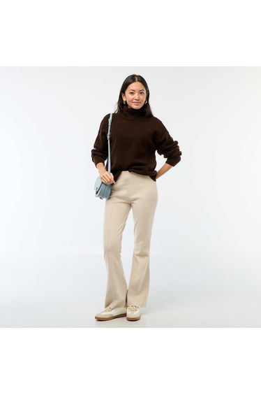 Soft Sweater with Jewel Detail at Back Slit BROWN