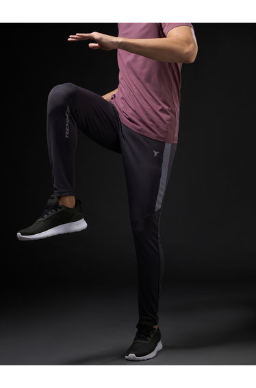Men Contrast Side Panel Slim Fit Track Pants