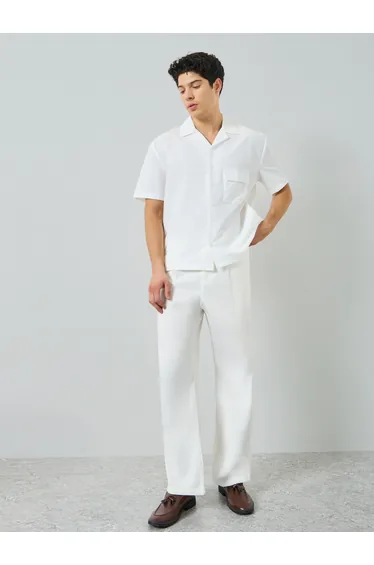 Men White Slant Pocket Pleated Straight Leg Pants