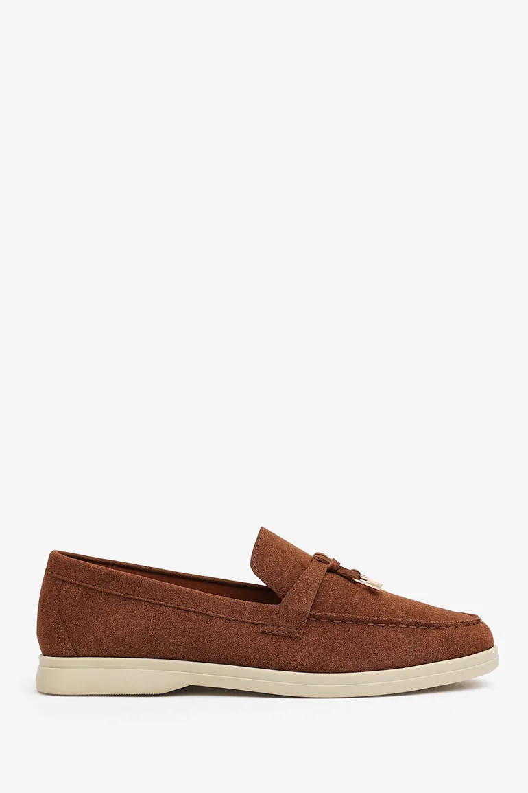 Charming Slip On Suede Loafers Metal Trim Tassel in Brown