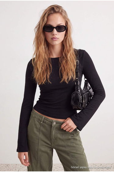 Black Plain Fitted Crew Neck Backless Viscose Ribbed Knitted Blouse