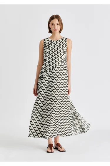فستان ميداكسي بتصميم بشكل A بنقشة متعرجة 